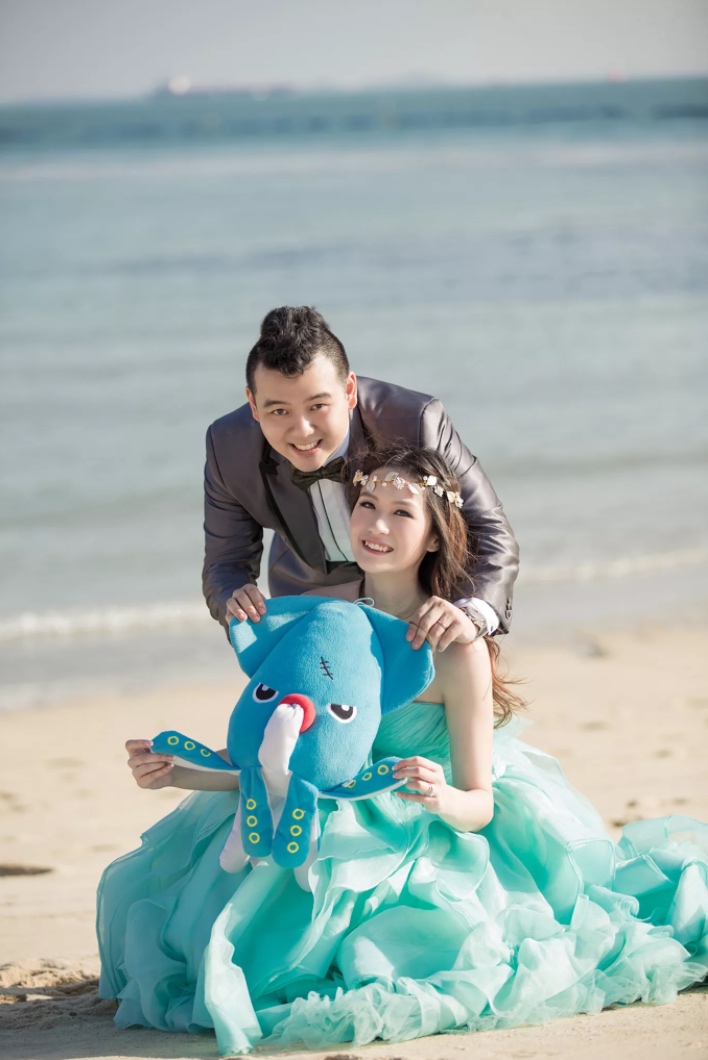 BEACH THEME PRE-WEDDING SHOOT 