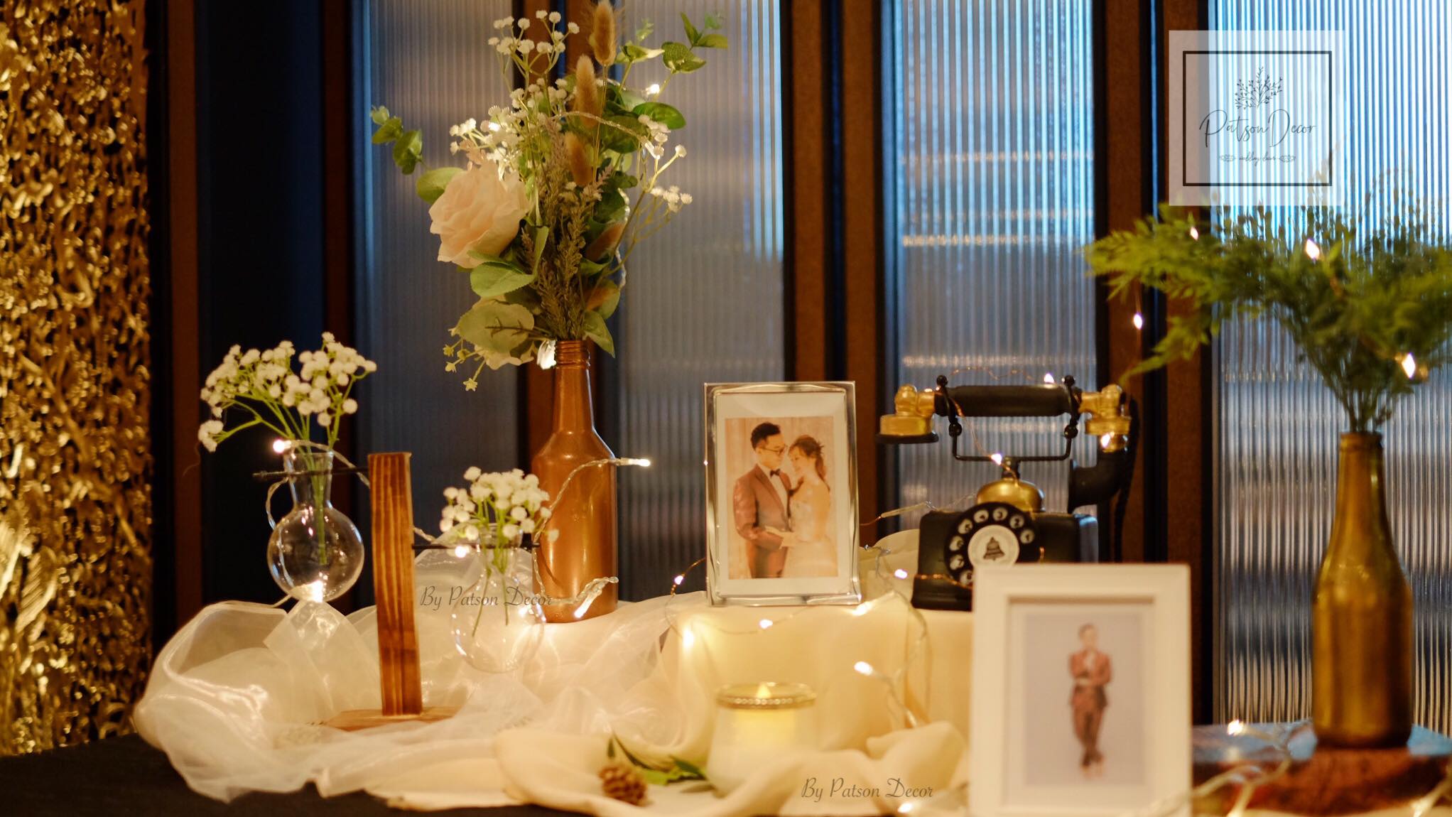 Reception photo table