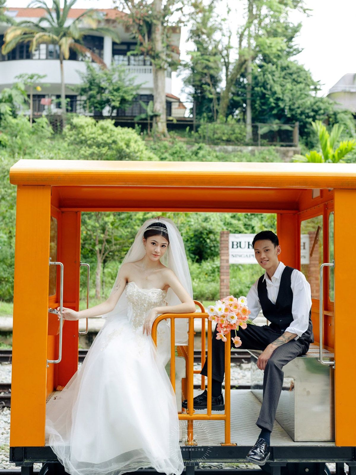 Pre-wedding Shoots | Outdoor Wedding Photos