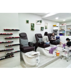 The Nail Lab