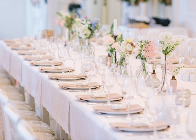 Are Wedding Lunch Receptions A Good Idea For You?