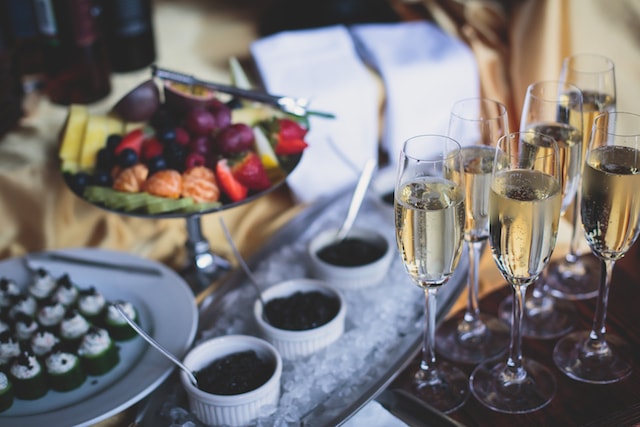 How to Decide Between a Hotel Wedding And Restaurant Wedding