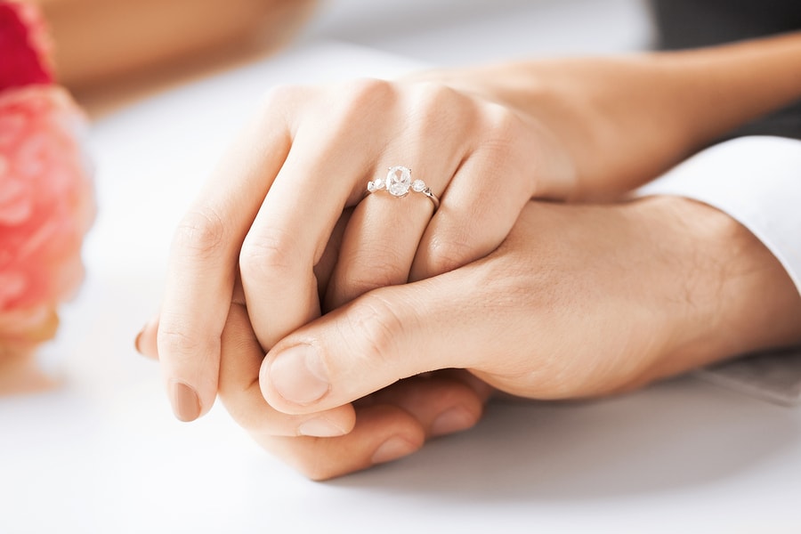 Essential Tips for Shopping for an Engagement Ring
