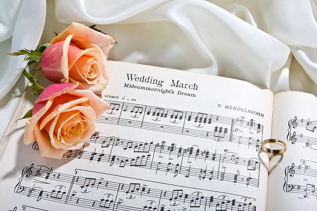 5 Tips For Choosing the Perfect Wedding Playlist