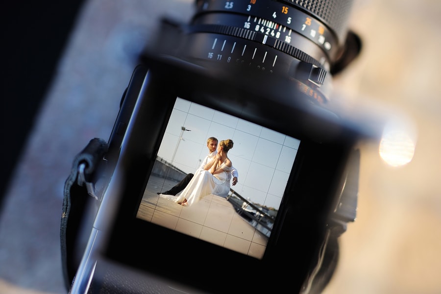 Hiring A Wedding Photographer? Here are 4 Factors To Consider