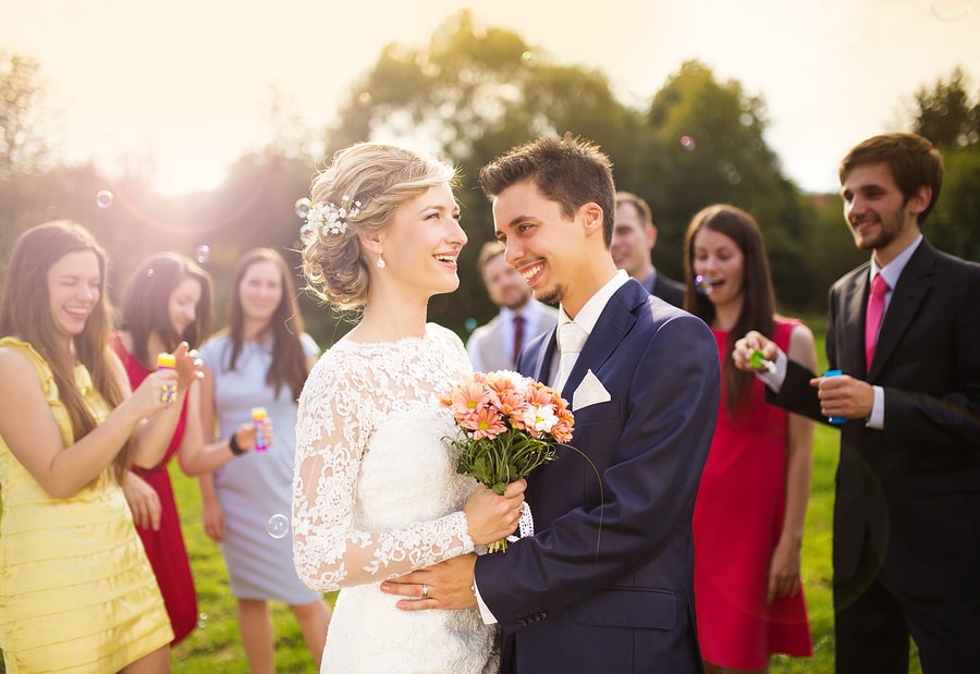 6 Thoughtful Ways to Make Your Wedding Guests Comfortable