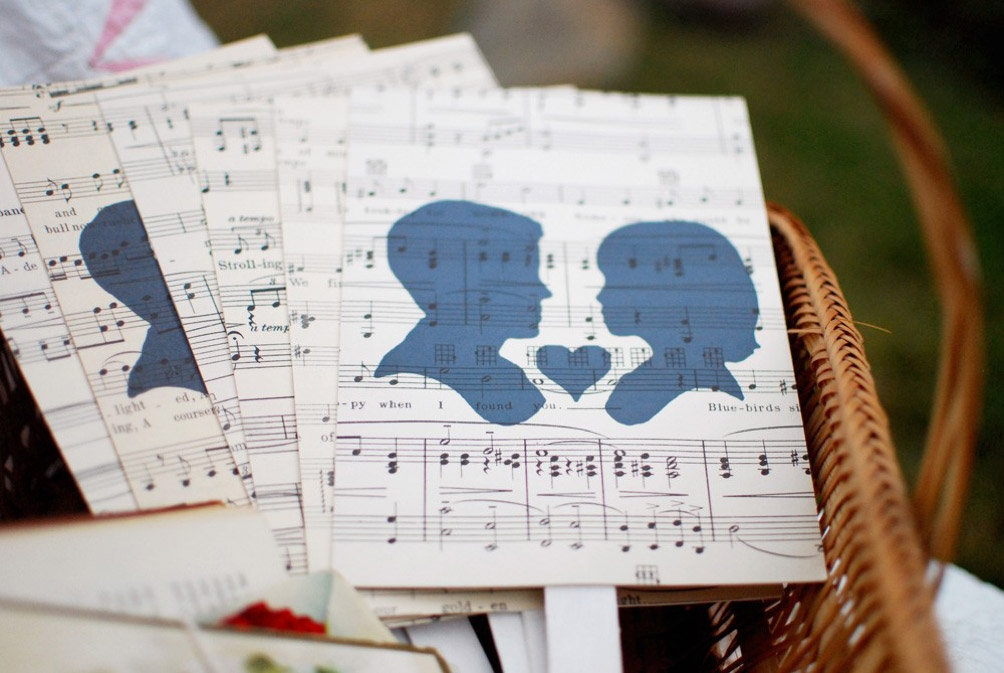 5 Brilliant Outdoor Wedding Party Ideas For Music Lovers