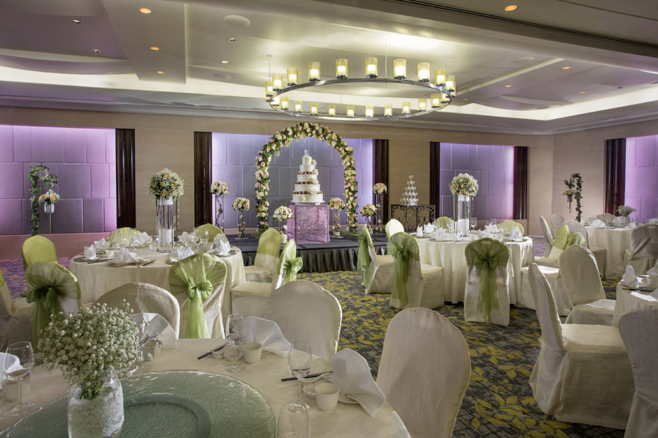 5 Grand Ballrooms For A Glamourous Wedding