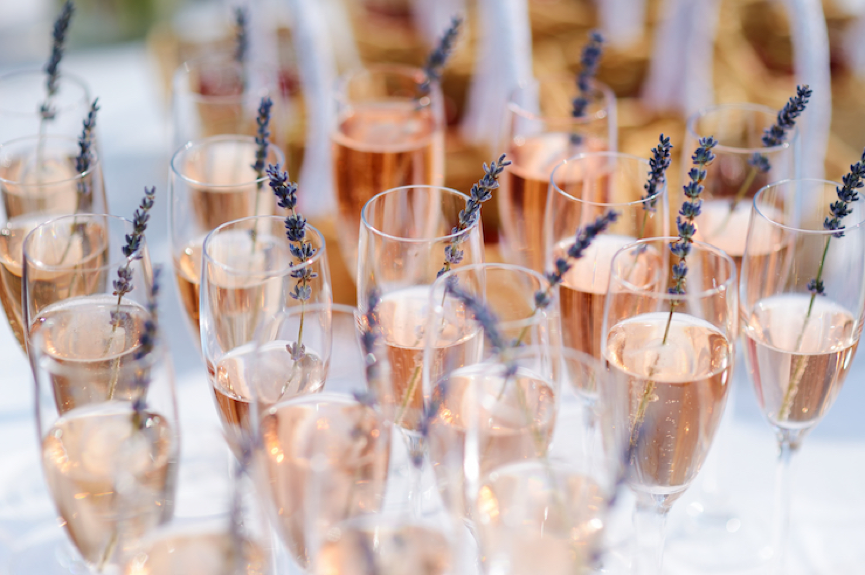 5 Unique Wedding Drink Ideas To Wow Your Guests With