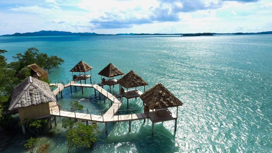 Floating Beach Resorts For The Perfect Summer Honeymoon