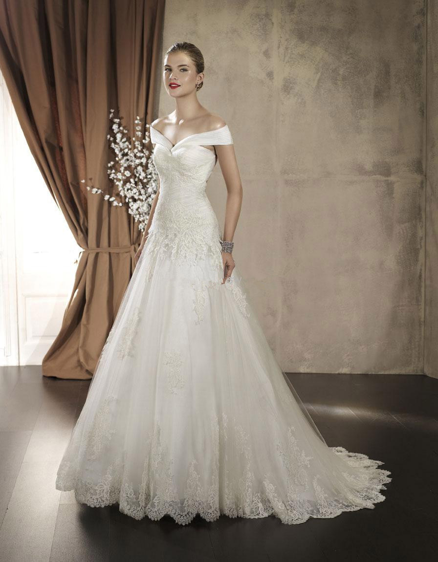 The Ultimate Guide to Wedding Gown Trains