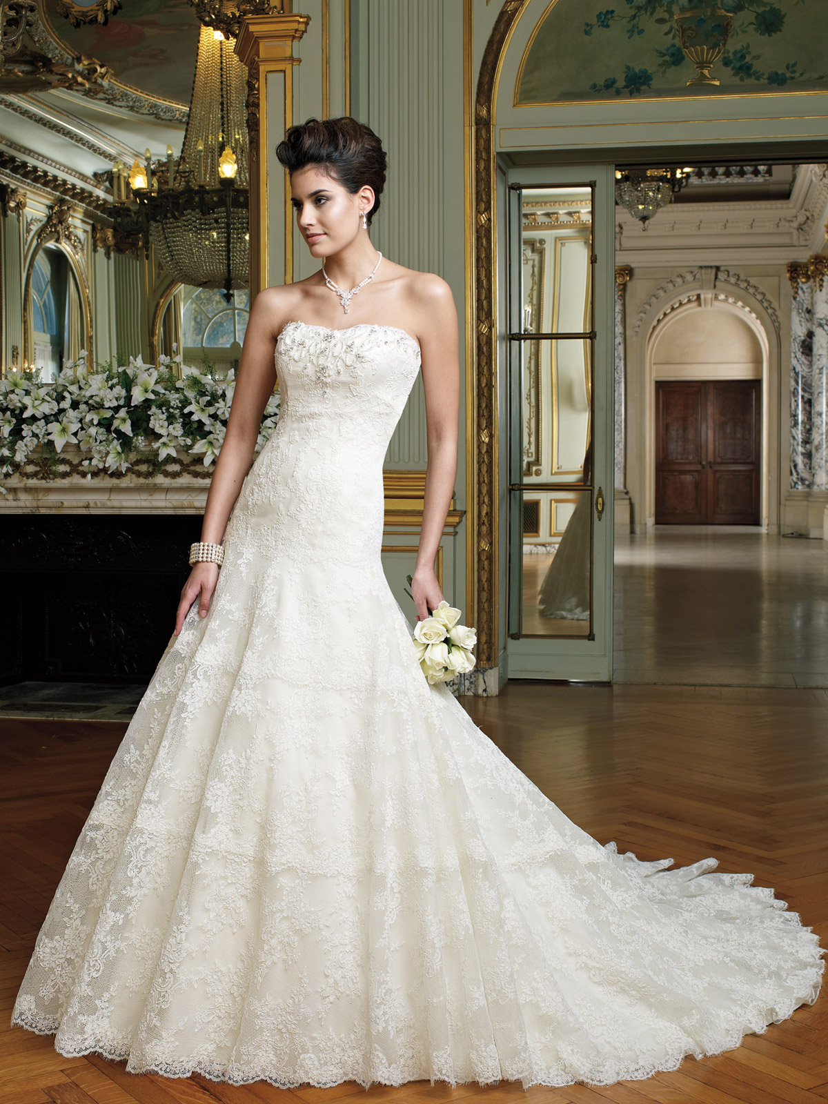 The Ultimate Guide to Wedding Gown Trains