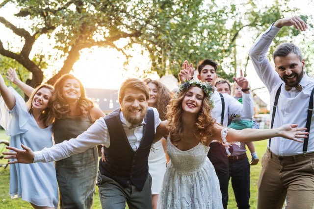 5 Details to Include in Your Wedding Invites