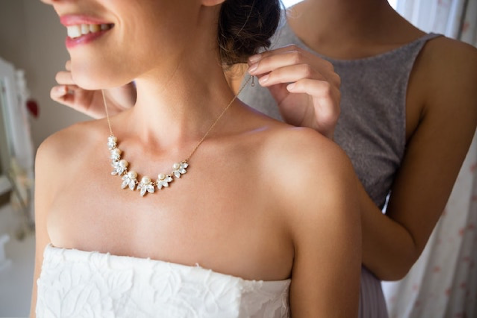 A Checklist of the Best Bridal Accessories