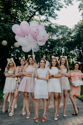 Throw the Perfect Bridal Shower with These 5 Tips