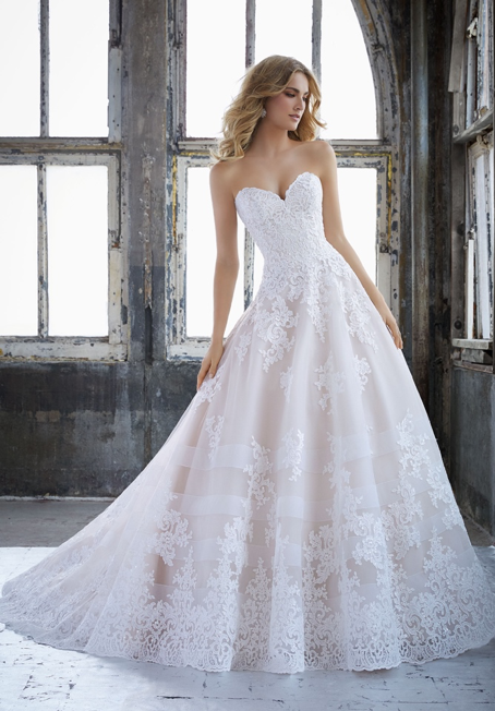 Bridal Guide: Choosing the Perfect Wedding Dress