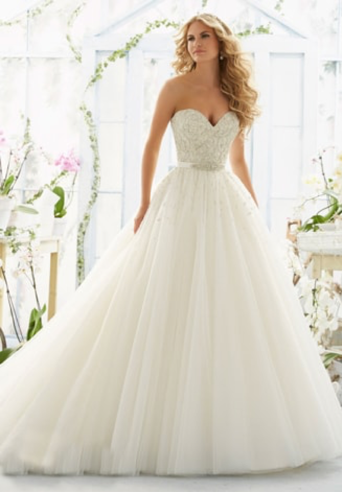 Bridal Guide: Choosing the Perfect Wedding Dress