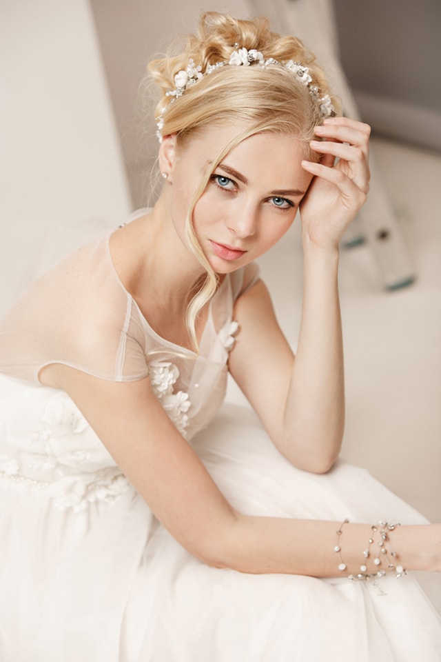 2019 Spring Bridal: Bridal Hair and Makeup Trends