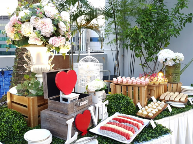 Western, Peranakan & More: 5 Halal Wedding Caterers to Consider