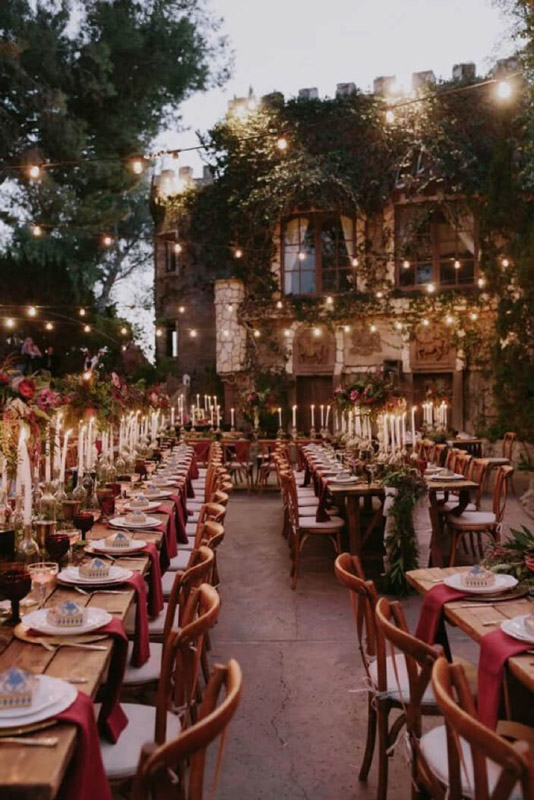 4 Benefits of a Restaurant Wedding