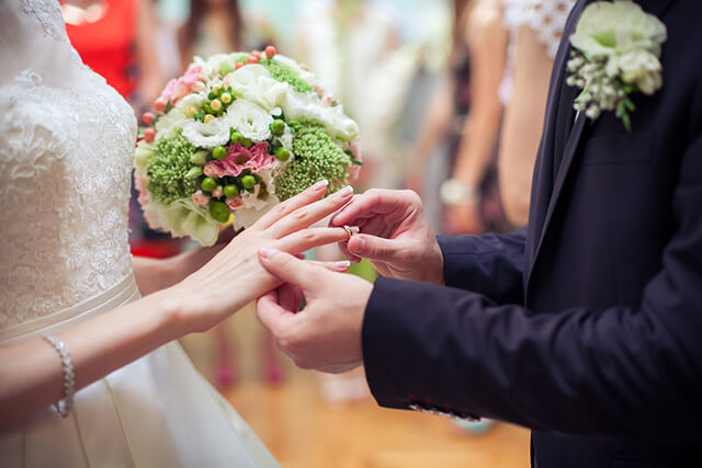 How-To: Wearing Your Engagement Ring During the Wedding Ceremony