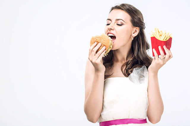 5 Foods to Avoid Before the Wedding