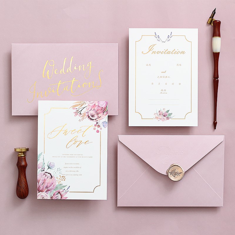 Save The Date! 7 Unique Wedding Invitations Ideas 