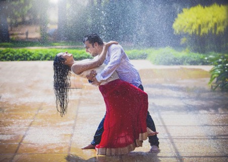 A Couple’s Guide to Pre-Wedding Photography Poses