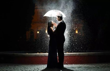 5 Everyday Props for Pre-Wedding Photos That Are Worthy of the ‘Gram