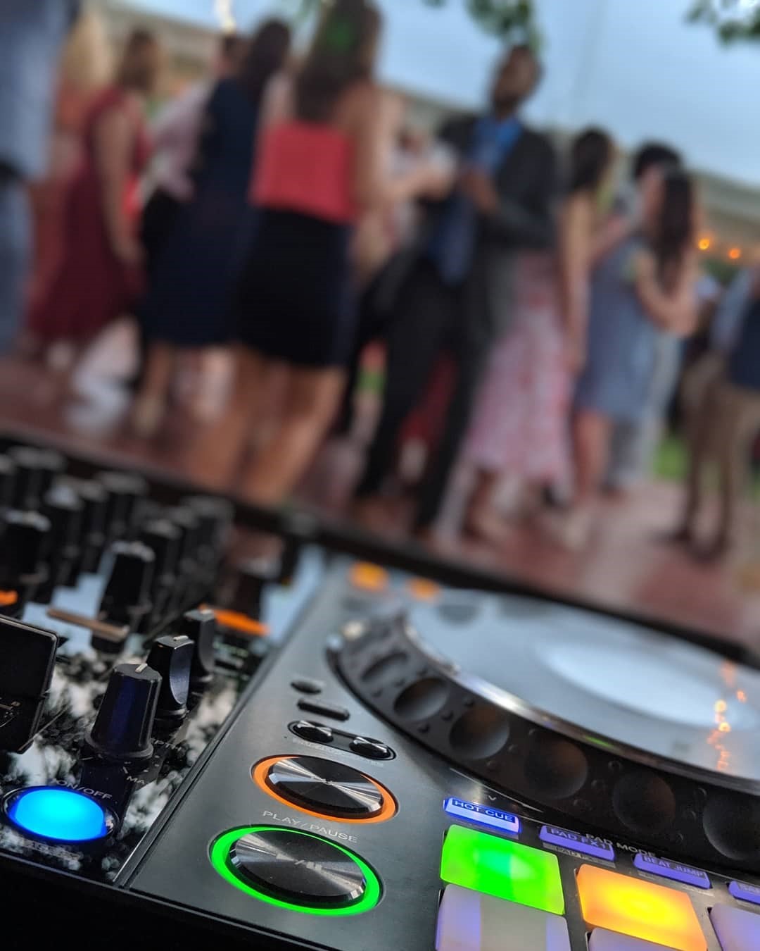 Band vs DJ: The Right Decision for Your Wedding Day