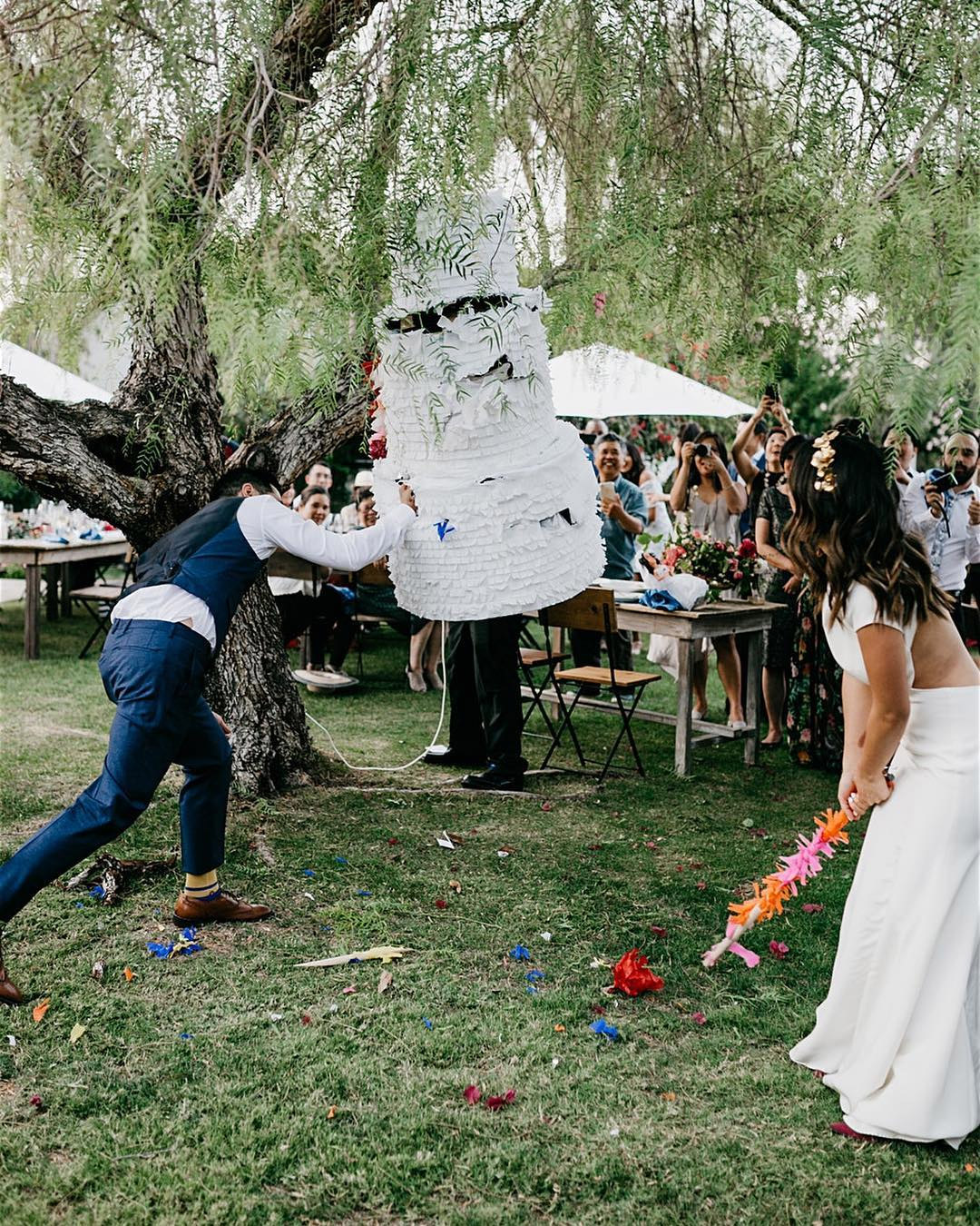 4 Fun & Affordable Wedding Entertainment Ideas for All Wedding Venues