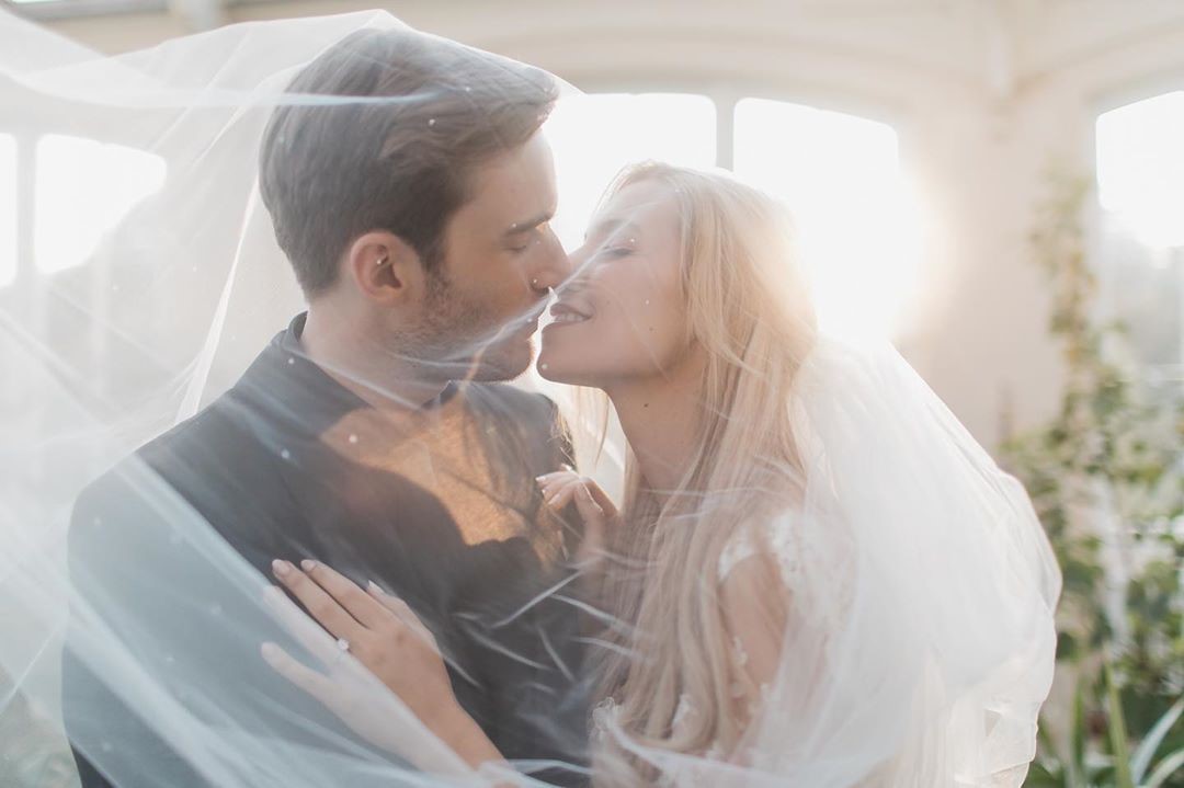 Pewdiepie & His Longtime Girlfriend Marzia Finally Got Married & The Photos Are Amazing!