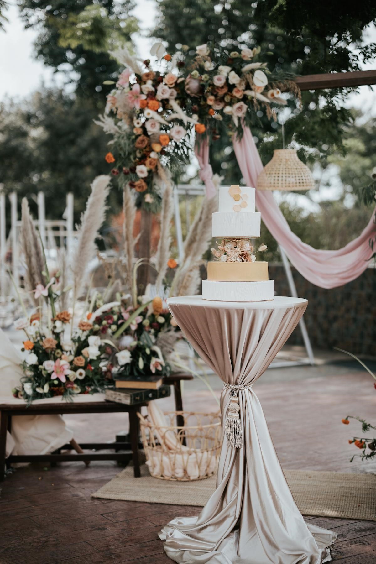 Wedding Inspiration: An Outdoor Garden Rustic Wedding