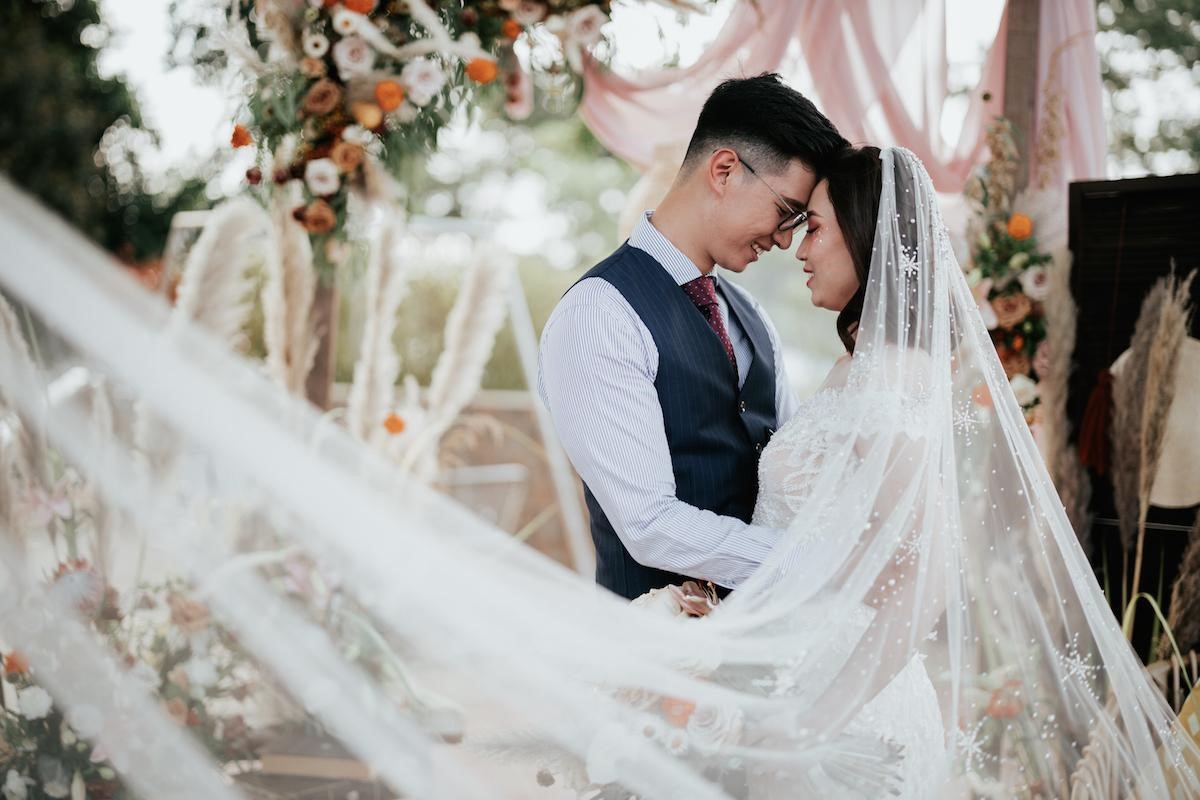 Wedding Inspiration: An Outdoor Garden Rustic Wedding