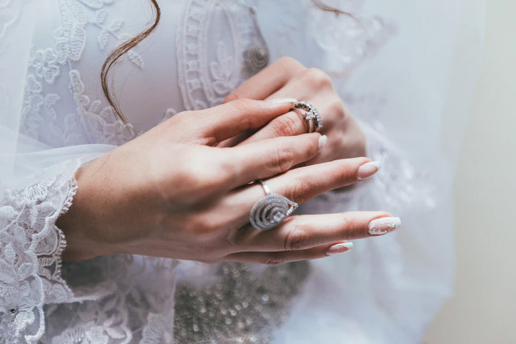 5 Tips to Nail Your Wedding Manicure