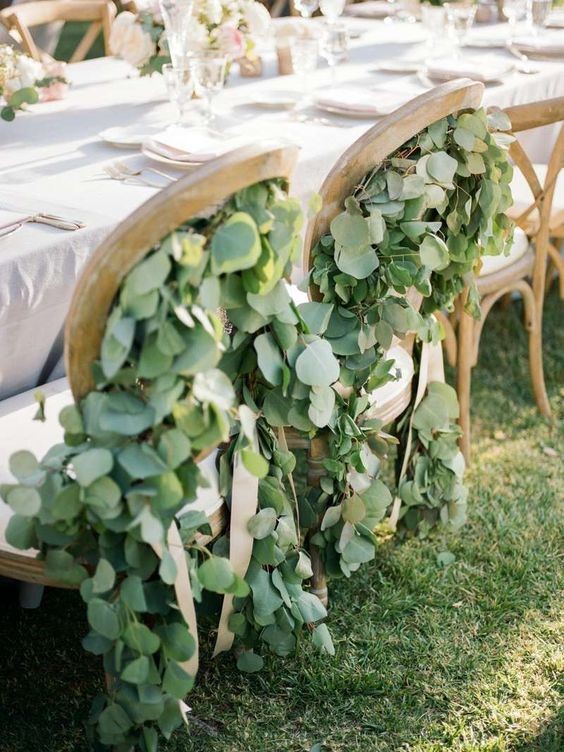 6 Interesting Greenery Ideas to Use Leaves for Your Wedding