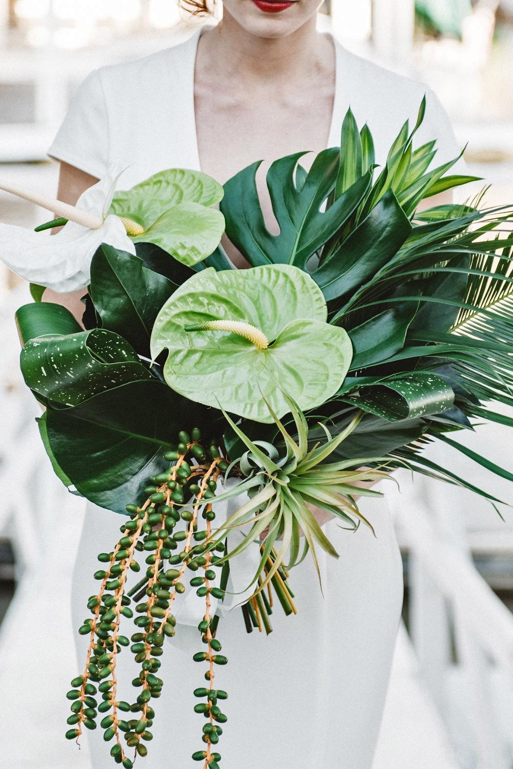 6 Interesting Greenery Ideas to Use Leaves for Your Wedding