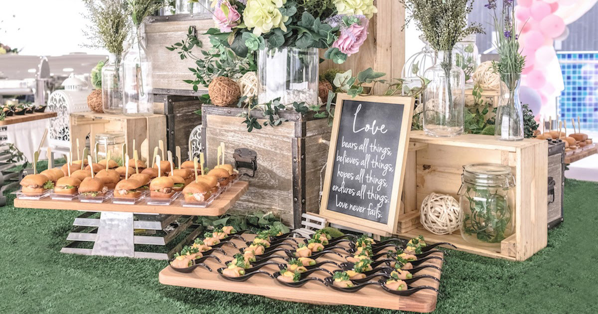 4 Benefits of Hiring a Food Caterer for Your Wedding