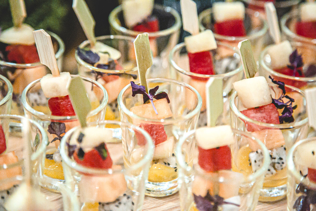4 Benefits of Hiring a Food Caterer for Your Wedding