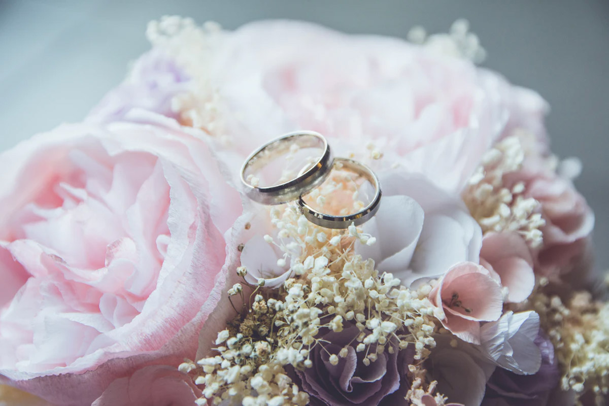5 Questions to Ask When Choosing Your Wedding Bands