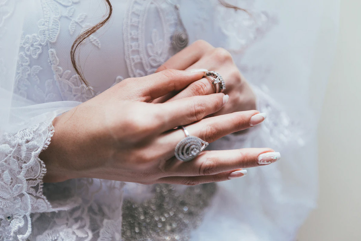 5 Questions to Ask When Choosing Your Wedding Bands