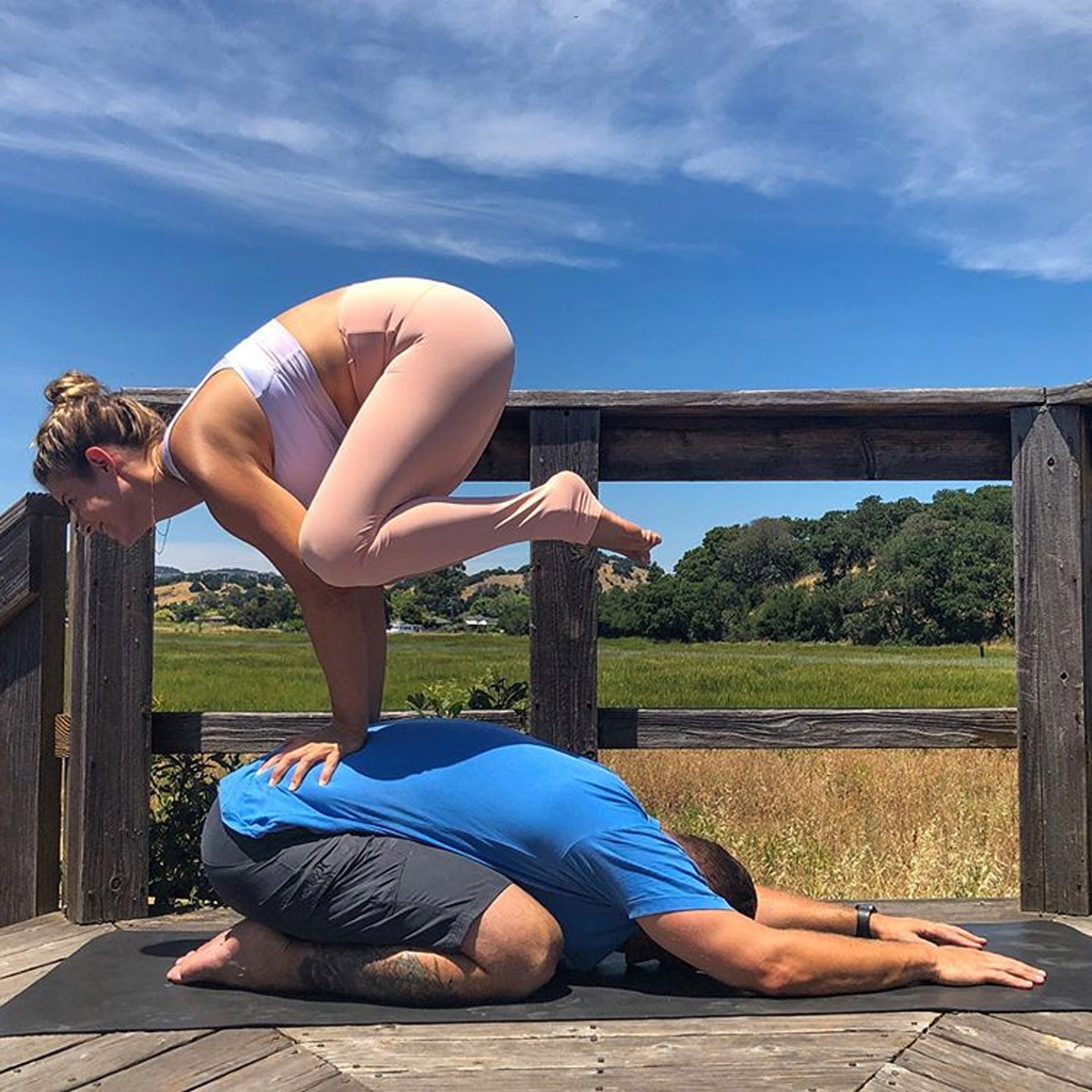 5 Couple Yoga Poses to Strengthen Your Relationship
