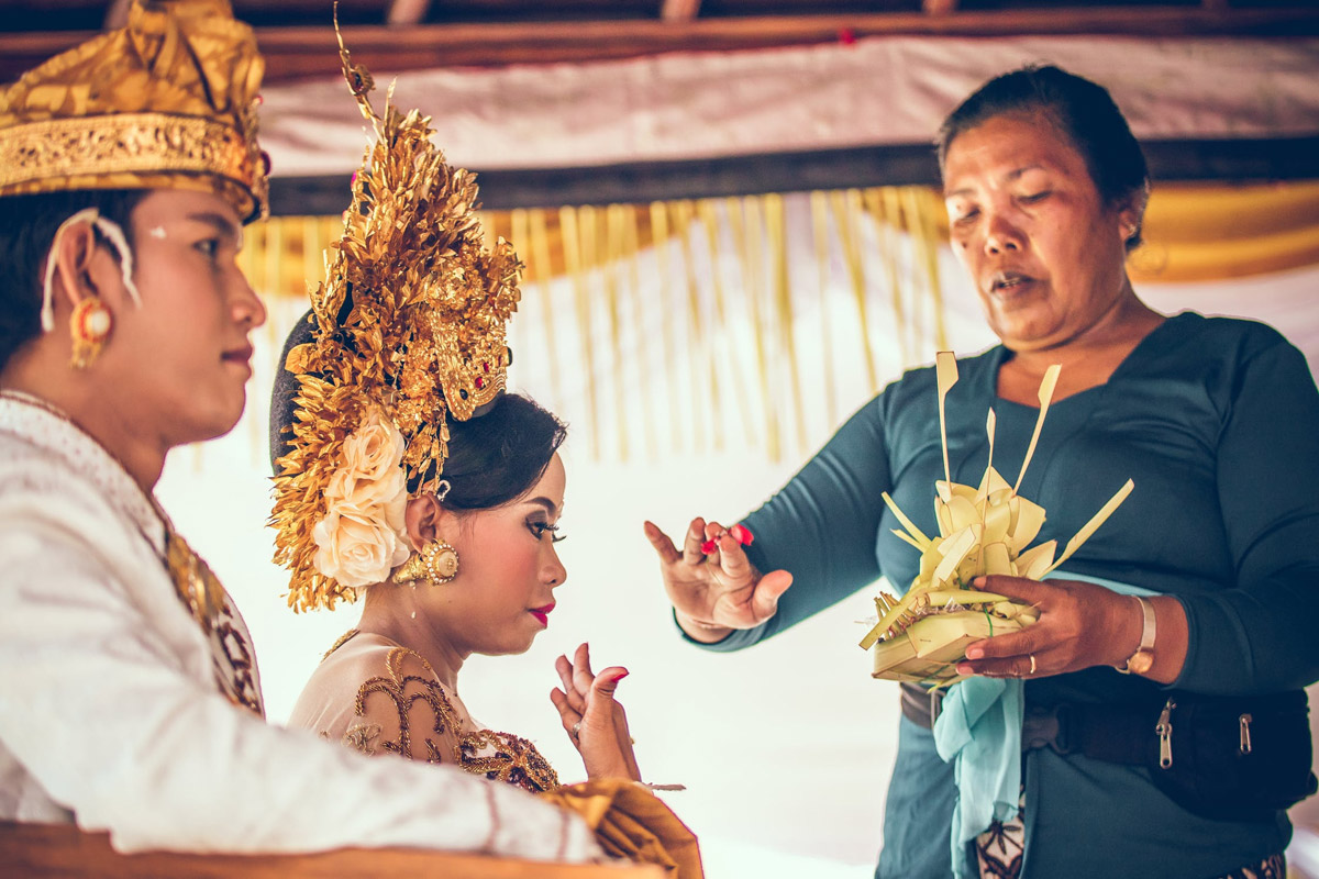 Wedding Roles: Should Parents Be Included In Preparations?