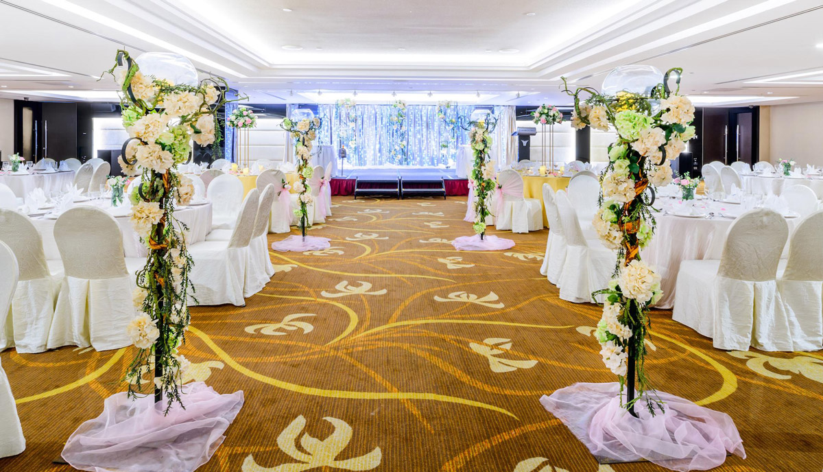 Hold a Solemnisation Ceremony in the Sky & Enjoy a Banquet Buffet at Peninsula Excelsior Hotel