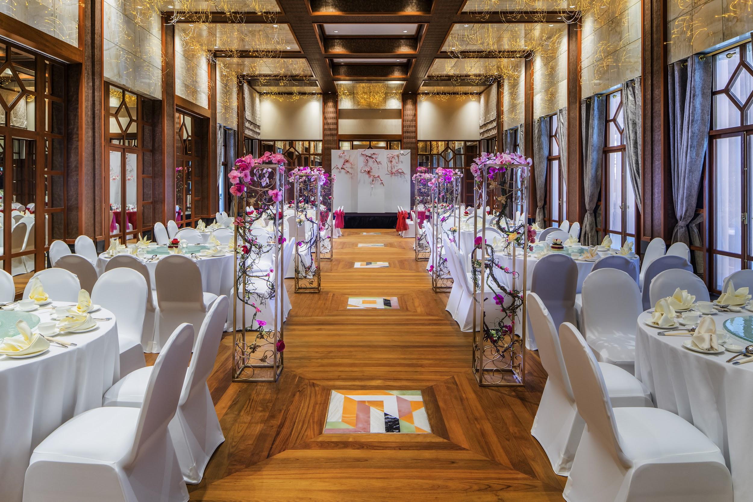 A Private Oasis for a Parisian-style Wedding: Sofitel Singapore Sentosa Resort & Spa