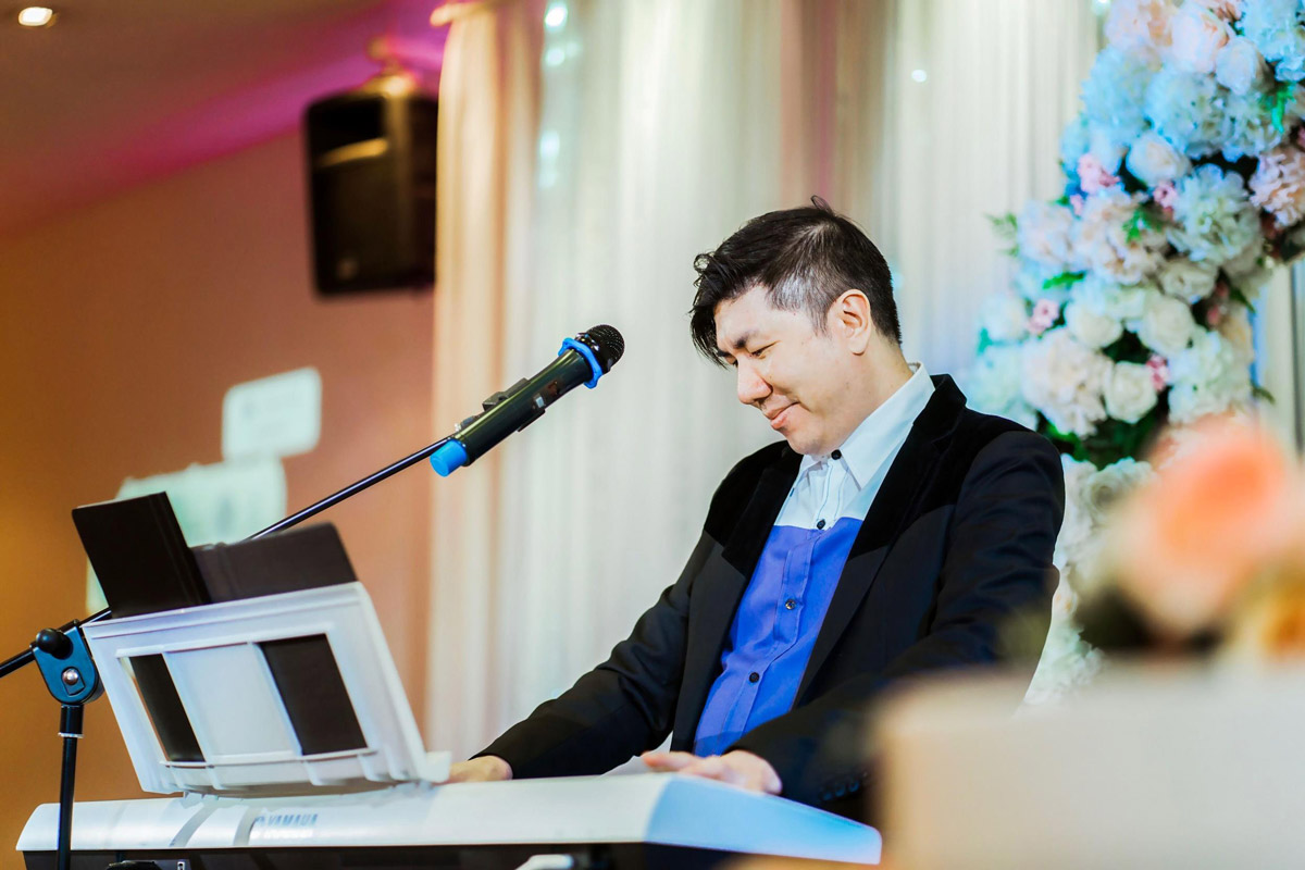 Introducing Linus Lee, The Wedding Showmaster for a Memorable, Entertaining Musical-Wedding Without the Stress!