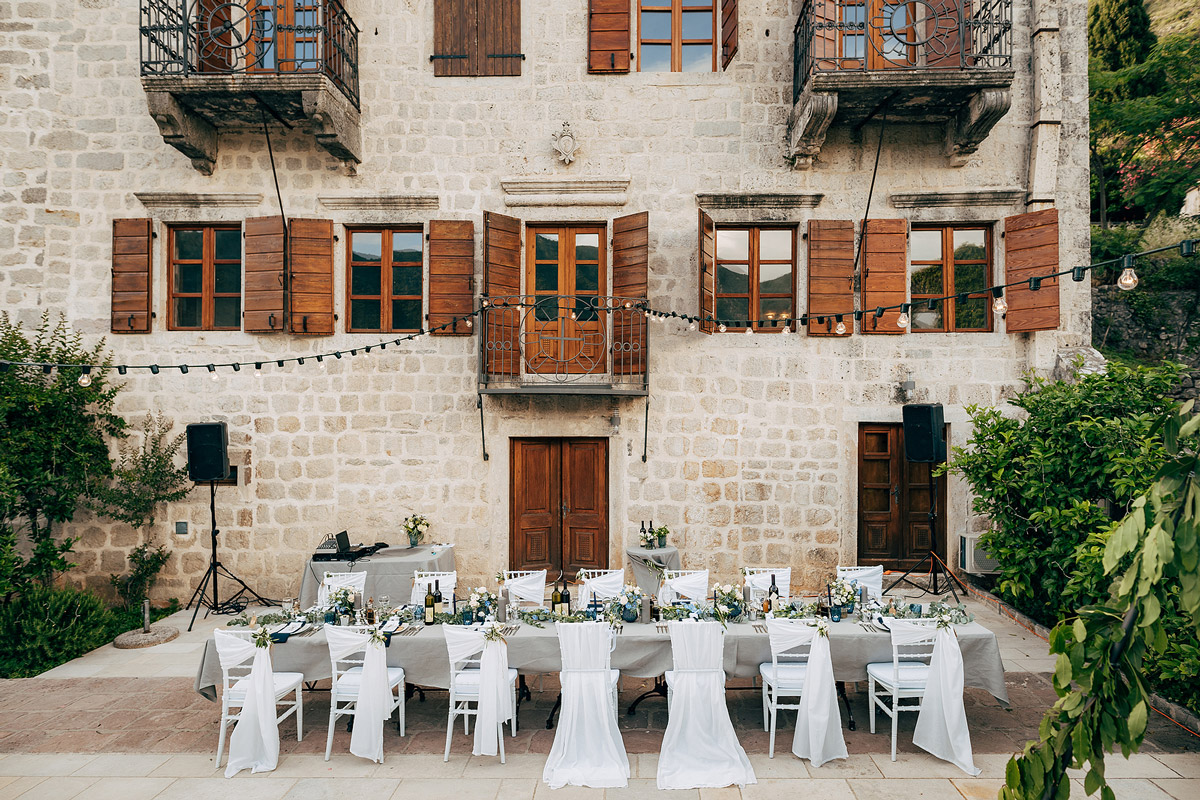 6 Venue Requirements for an Intimate Wedding Sure to Please You and Your Elderly Relatives