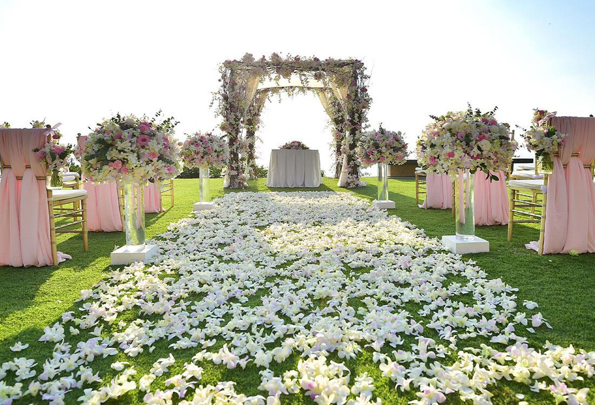 7 Romantic Garden Wedding Sites in Singapore to Tie the Knot