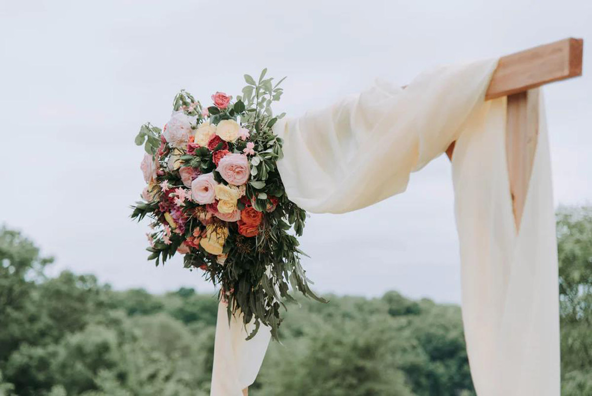 Wedding Visuals 101: How To Choose Your Floral Vendor