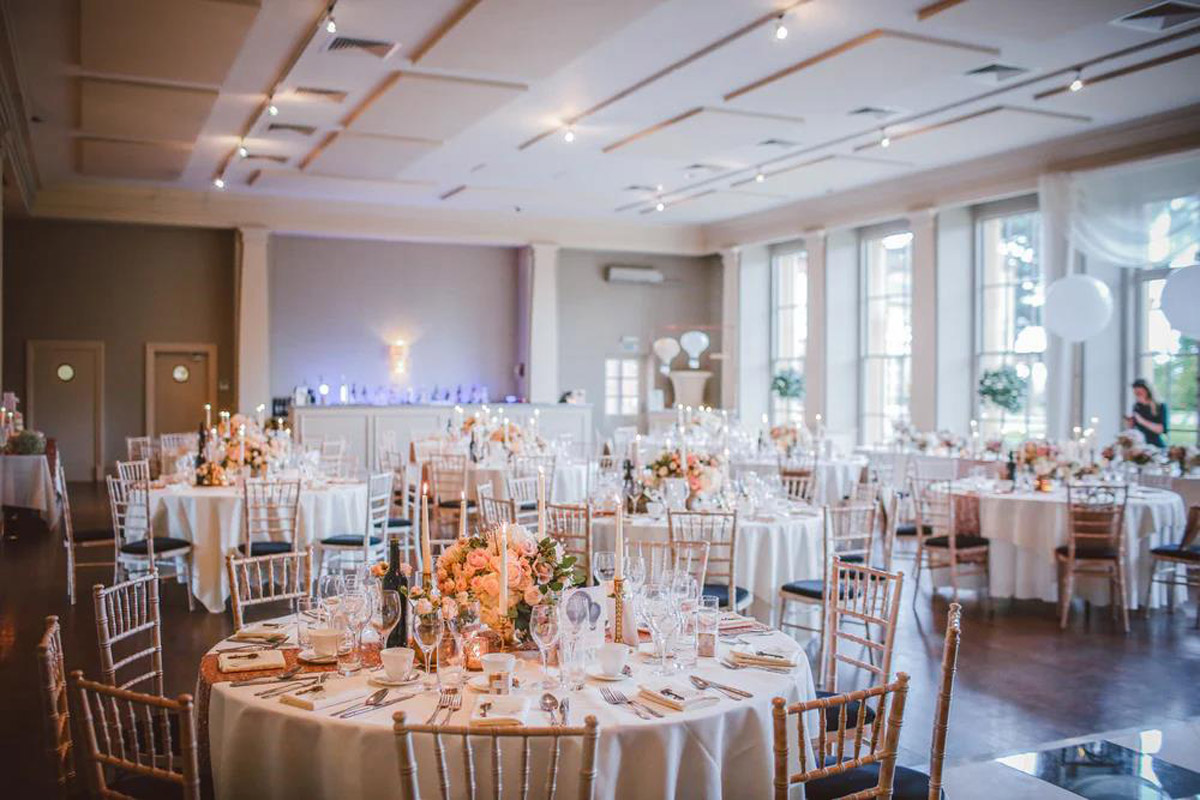An Indoor Or Outdoor Wedding: Here’s How To Make The Call 